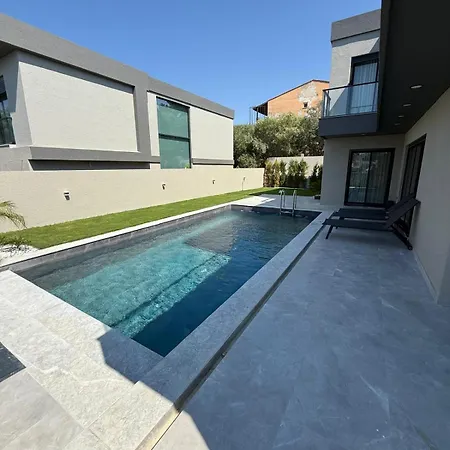 Vip Lueks Odalar Banyo Ve Klimali Villa *