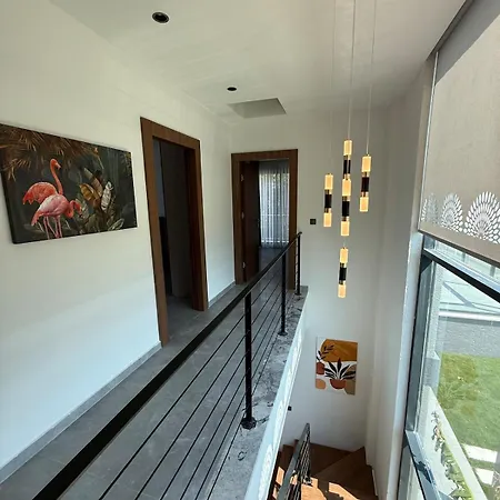别墅 Vip Lueks Odalar Banyo Ve Klimali *