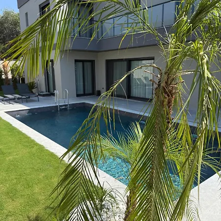 Vilă Vip Lueks Odalar Banyo Ve Klimali