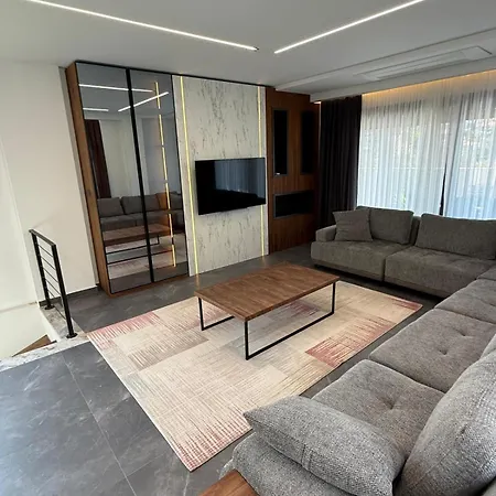 Vip Lueks Odalar Banyo Ve Klimali Vilă Çeşme