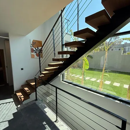 Vip Lueks Odalar Banyo Ve Klimali Vilă Çeşme