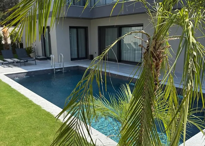 Вилла Vip Lueks Odalar Banyo Ve Klimali