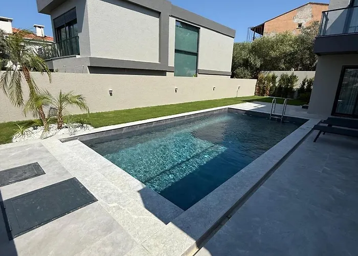 Вилла Vip Lueks Odalar Banyo Ve Klimali Кешме